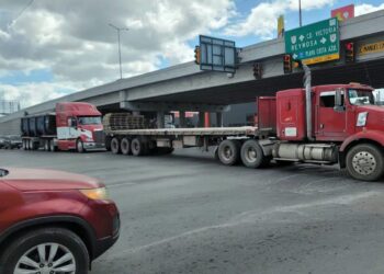 Cierran puentes internacionales Matamoros-Brownsville por bloqueos carreteros hoy