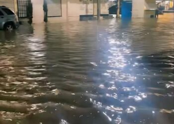 Luvias en Reynosa generan inundaciones y carros arrastrados por la corriente