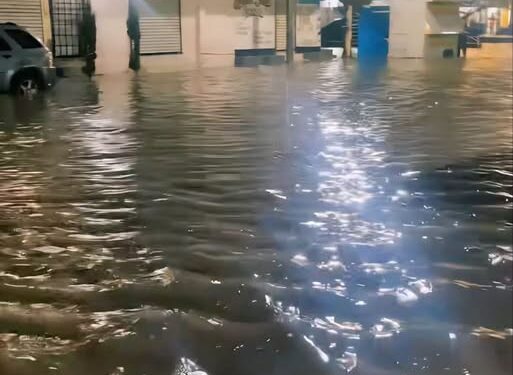 Luvias en Reynosa generan inundaciones y carros arrastrados por la corriente