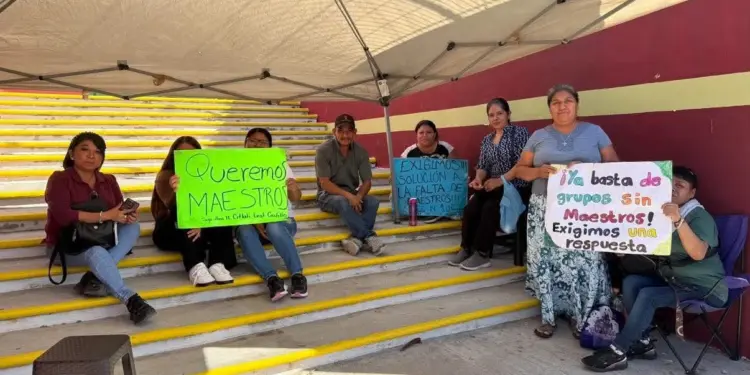 Madres acusan que SET no mandó suficientes maestros a la Secundaria 10 de Reynosa