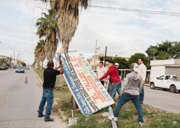 Operativo sorpresa retira anuncios de negocios en Matamoros y genera críticas