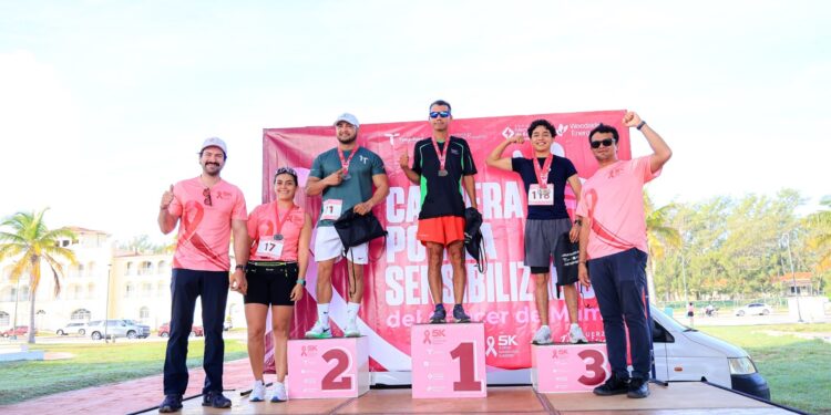 Realizan SEDENER y Woodside Energy carrera atlética por la sensibilización sobre el cáncer de mama