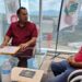 Dan sobres de viaje a trabajadores agrícolas tamaulipecos contratados en Canadá