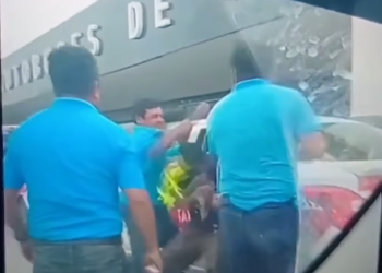 Taxistas dan golpiza a guachacarros en Reynosa