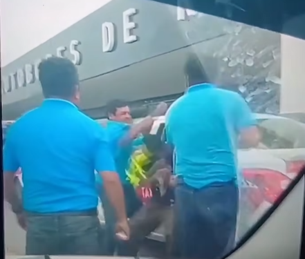 Taxistas dan golpiza a guachacarros en Reynosa