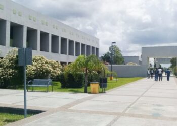 Explota transformador y deja sin luz a la UTM en Matamoros 