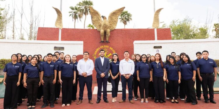 Beto Granados durante la ceremonia en honor a los Niños Héroes en Matamoros