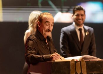 Beto Granados encabeza homenaje a Raúl Di Blasio y reconoce su trayectoria en el Festival Internacional de Otoño 34
