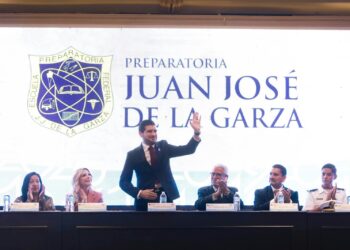 José Alberto Granados Fávila celebra el 80 aniversario de la Preparatoria Juan José de la Garza y refrenda su apoyo a la educación
