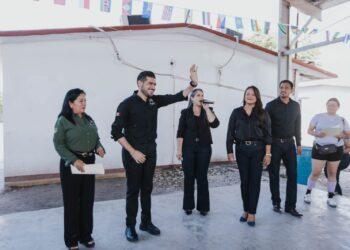 Supervisa José Alberto Granados Fávila trabajos de mantenimiento en la primaria Vicente Cevada Vera