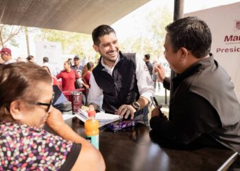 Acerca José Alberto Granados Fávila servicios municipales con el programa Martes en tu Colonia