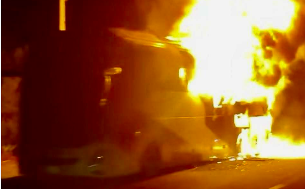 Acaba calcinado autobús Tampico-Monterrey en Ciudad Victoria