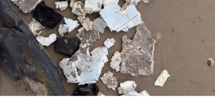 Arroja el mar cientos de desechos de SpaceX en Playa Bagdad