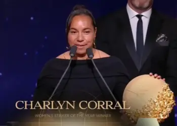 Charlyn Corral hace historia: gana premio a la Delantera del Año en el Balón de Oro