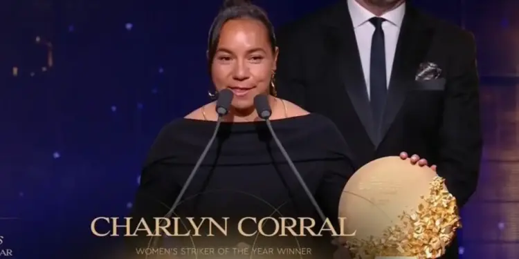 Charlyn Corral hace historia: gana premio a la Delantera del Año en el Balón de Oro