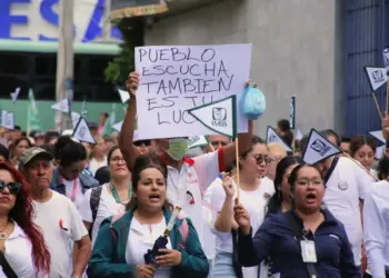 Protestan trabajadores del IMSS en CDMX y varios estados: esto exigen