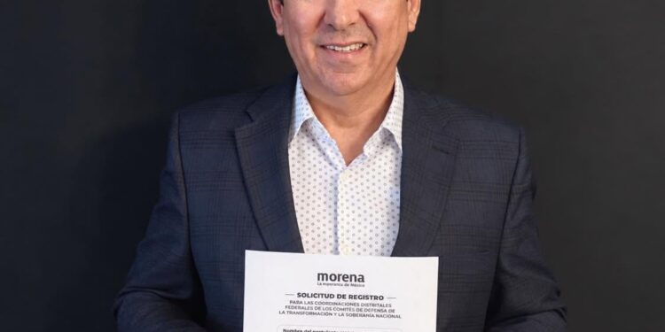 Mario López va por reelección como diputado federal
