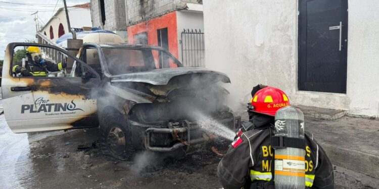 Explota pipa de gas mientras surtía a restaurante en Matamoros